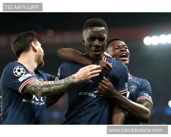 欧冠激战巴黎圣日耳曼与曼城互交白卷逆转瞬间引发全场热烈反响