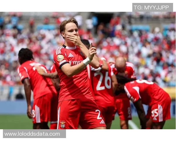 足总杯激战利物浦与拜仁战平神扑瞬间成比赛转折点解析