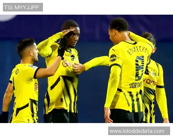 德甲热战：多特蒙德大胜利物浦乌龙球成全场焦点引发热议